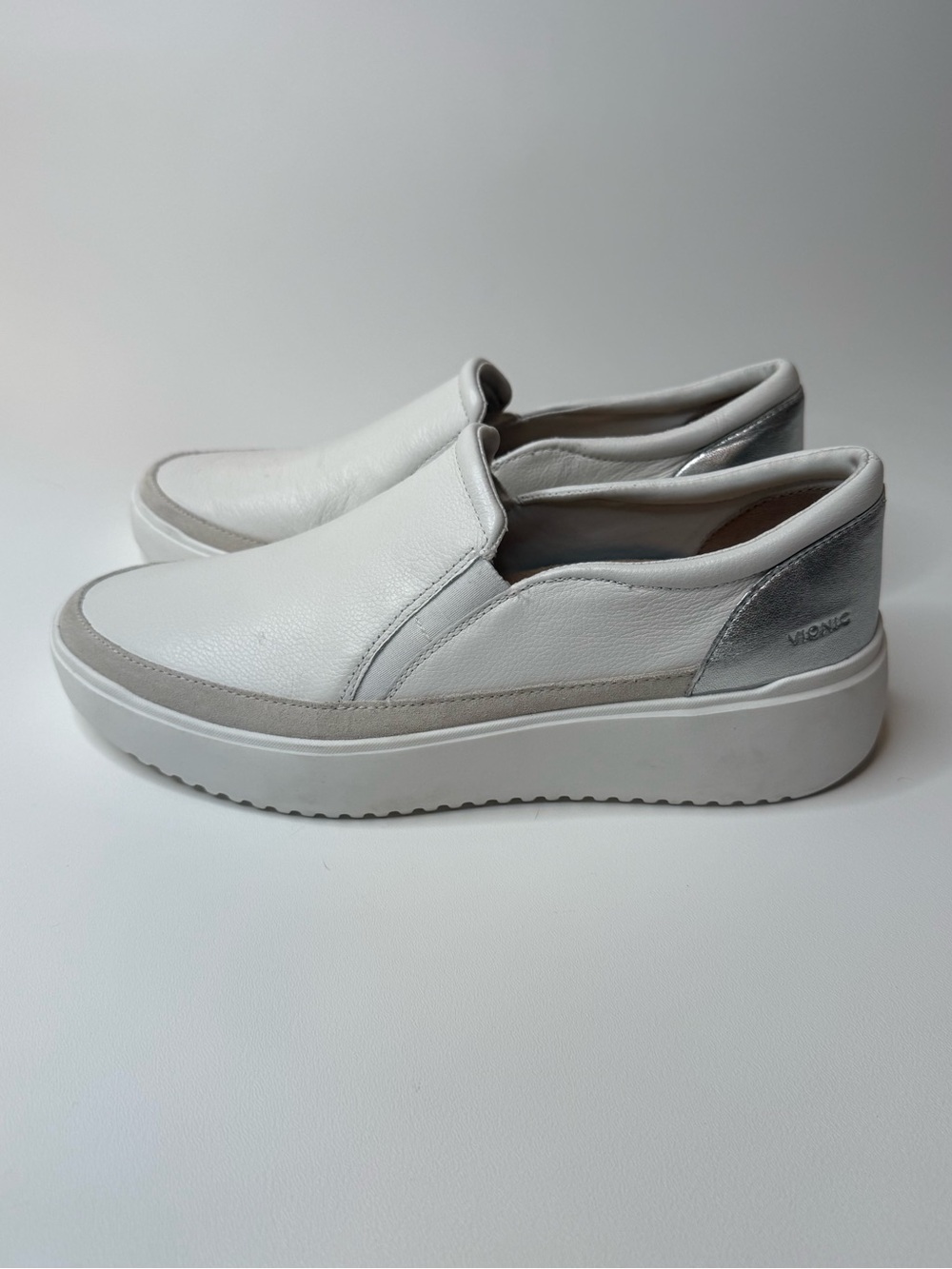 Vionic Women’s White Leather Kearny Platform Slip-On Sneaker Shoes Size 9.5